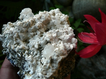 Dolomite and calcite on pyrite