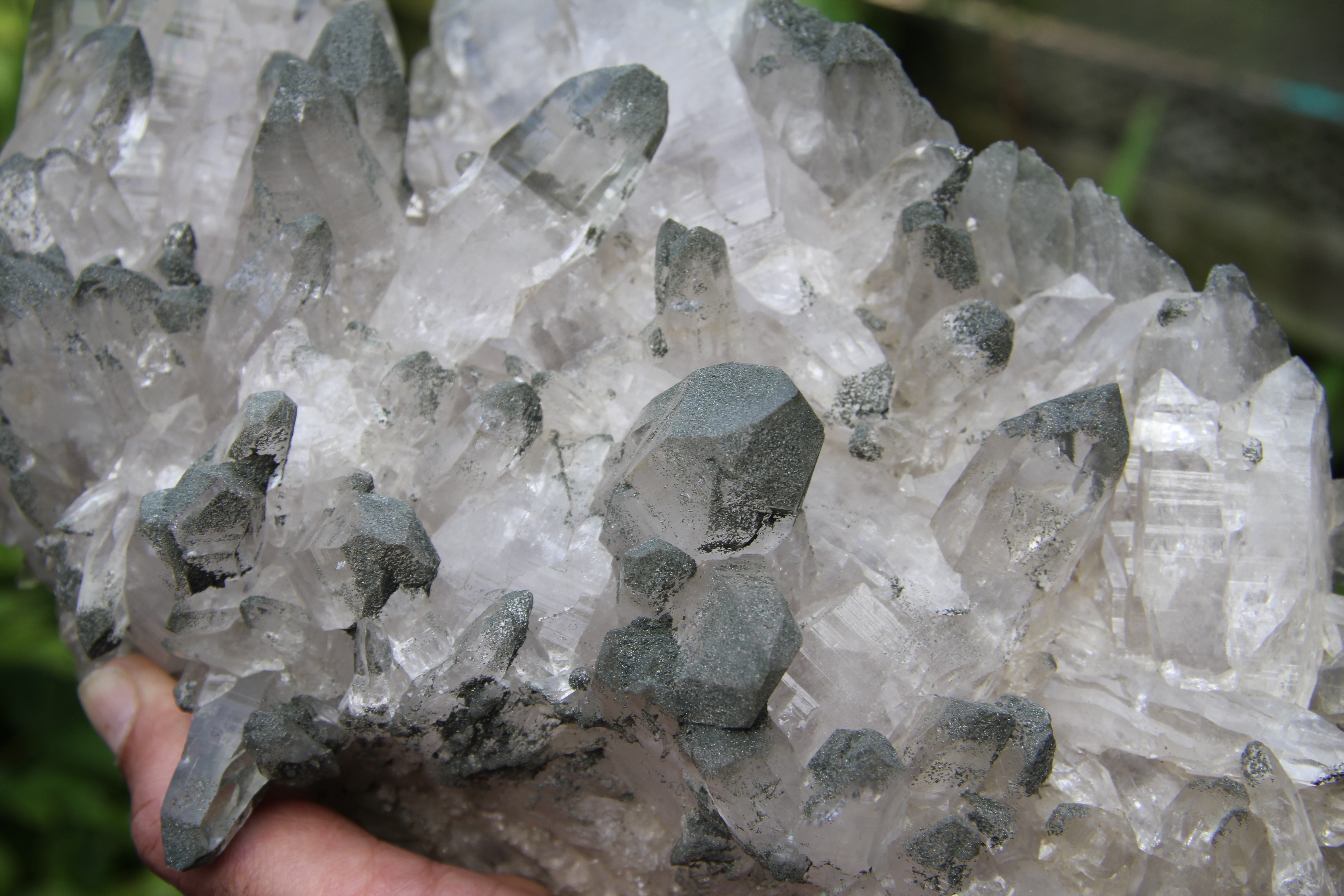 Quartz crystal with dark green Chlorite