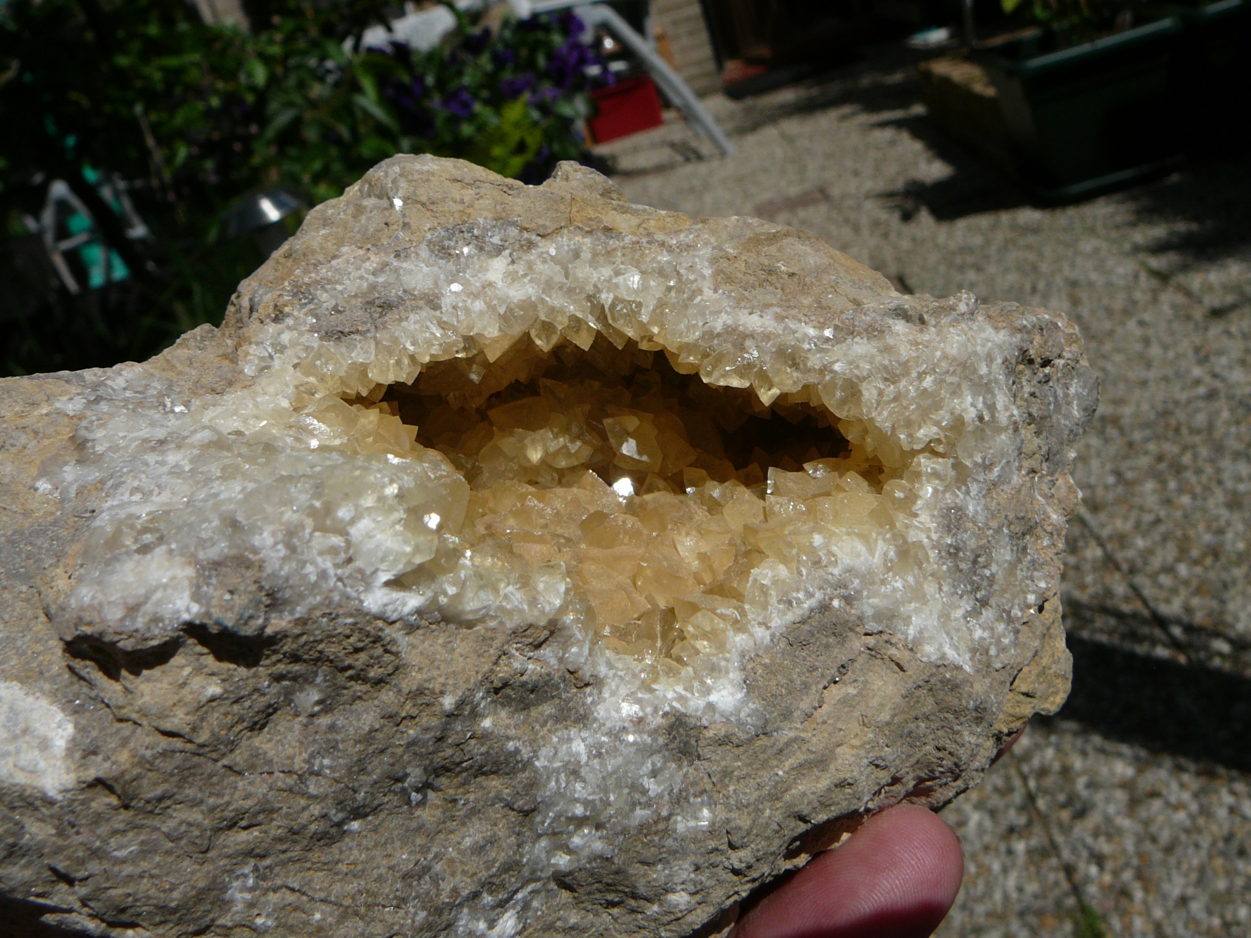 Yellow calcite